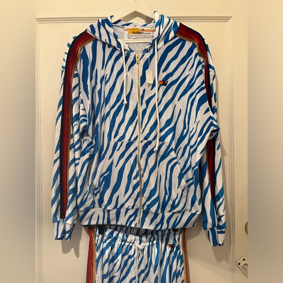AVIATOR NATION UNISEX VELVET RELAXED ZIP HOODIE & SWEATPANTS SET- BLUE TIGER - Picture 3 of 9